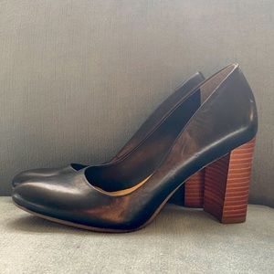 size 5.5 Franco sarto black leather pumps with chunky brown heel